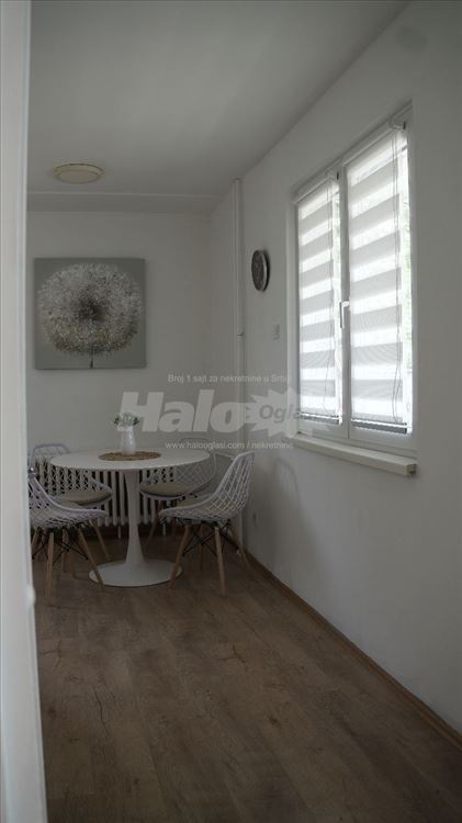 Novi Beograd,bl.61, svetao sa terasom 30m2 — 12