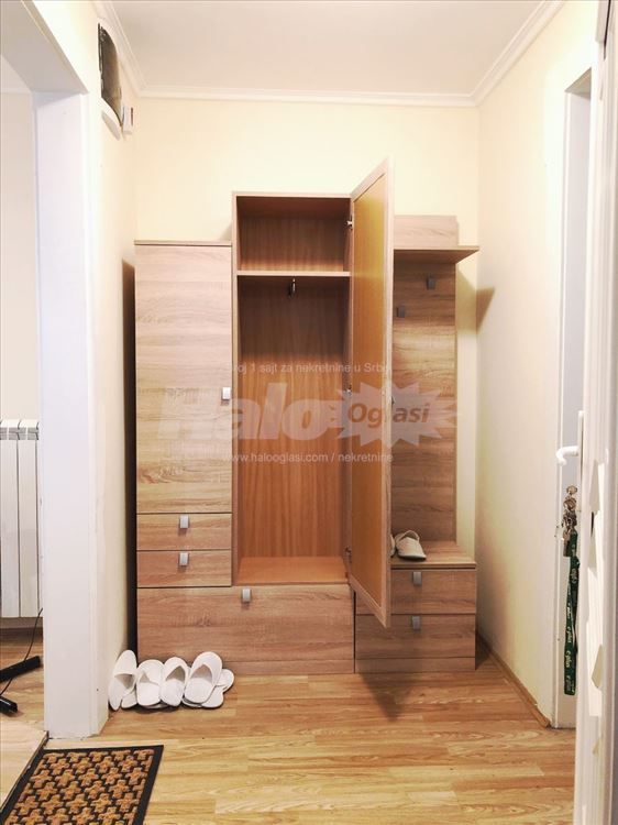 Novo, namešten trosoban stan u srcu Dorćola — 8