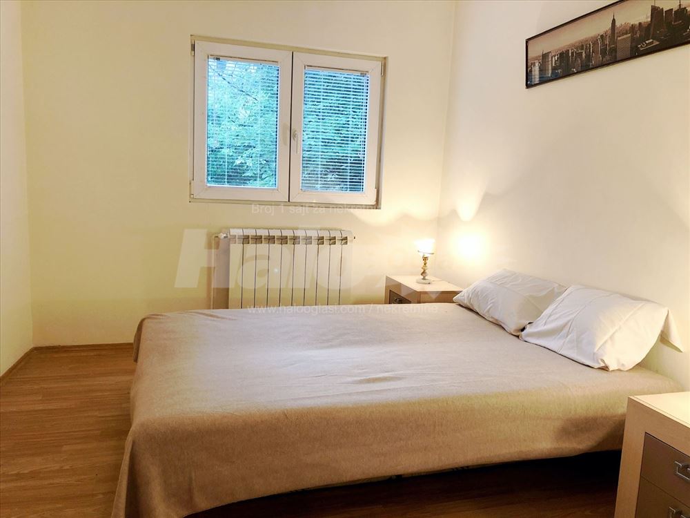 Novo, namešten trosoban stan u srcu Dorćola — 10