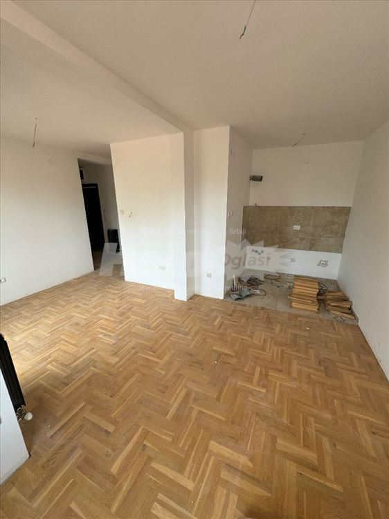Novogradnja Cara Dušana,useljiv. 43m2,58m2 — 10