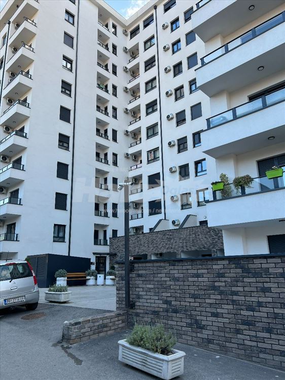 Novogradnja, prvi sprat 51kv Zvezdara Bulevar — 3