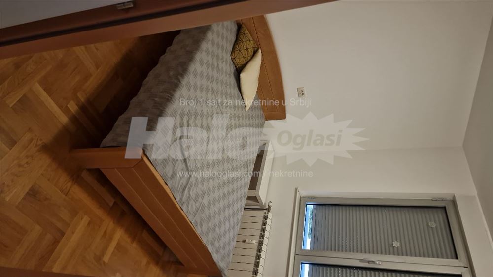 Novogradnja, sa garažnim mestom, preko puta ATŠ-a — 9