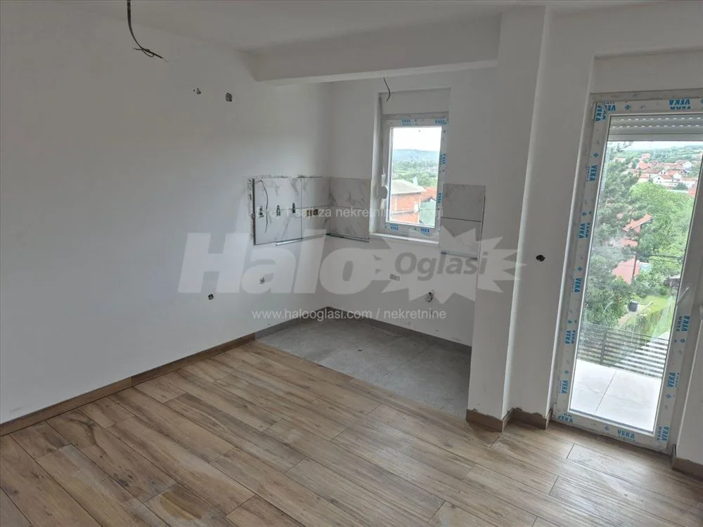 Novogradnja tri spavace sobe i 2 terase! — 9