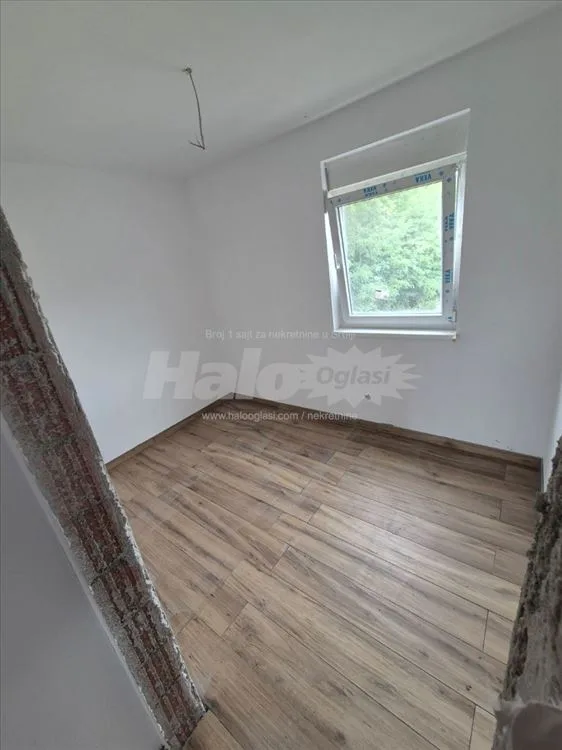 Novogradnja tri spavace sobe i 2 terase! — 10
