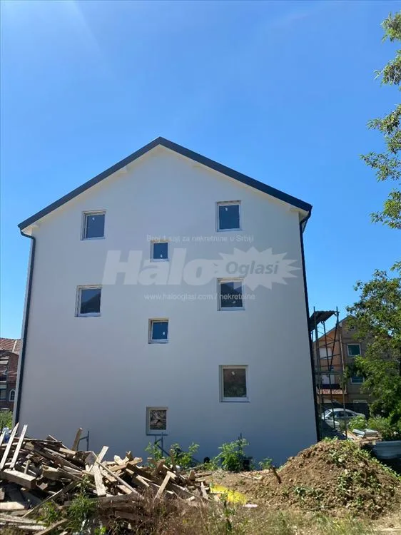 Novogradnja tri spavace sobe i 2 terase! — 12