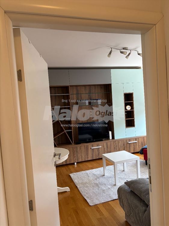 Nušićeva, jednoiposoban stan, 32m² — 4