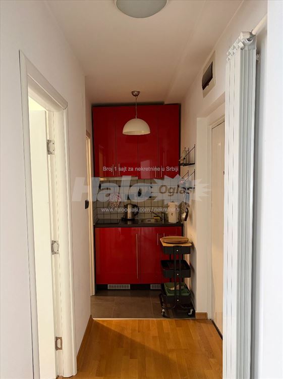 Nušićeva, jednoiposoban stan, 32m² — 8