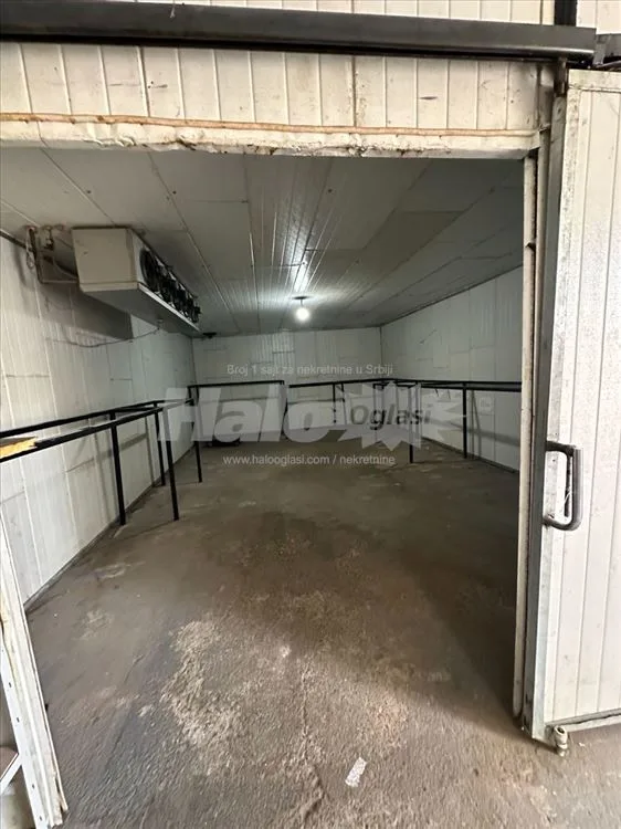 Oberenovac ,hala 250 veliki parking — 10