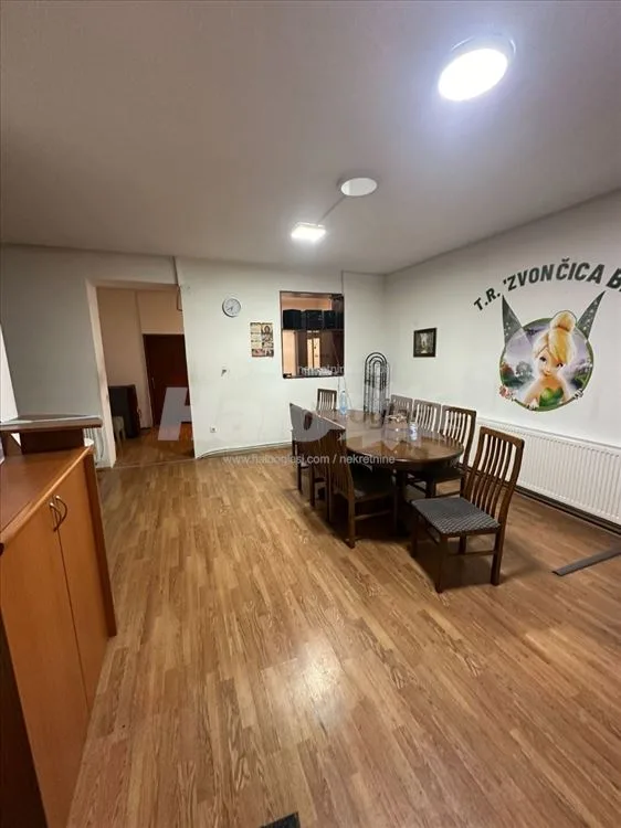 Oberenovac ,hala 250 veliki parking — 12