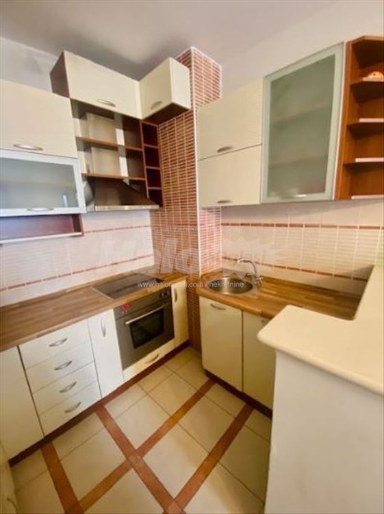 Odličan dvosoban stan — 14