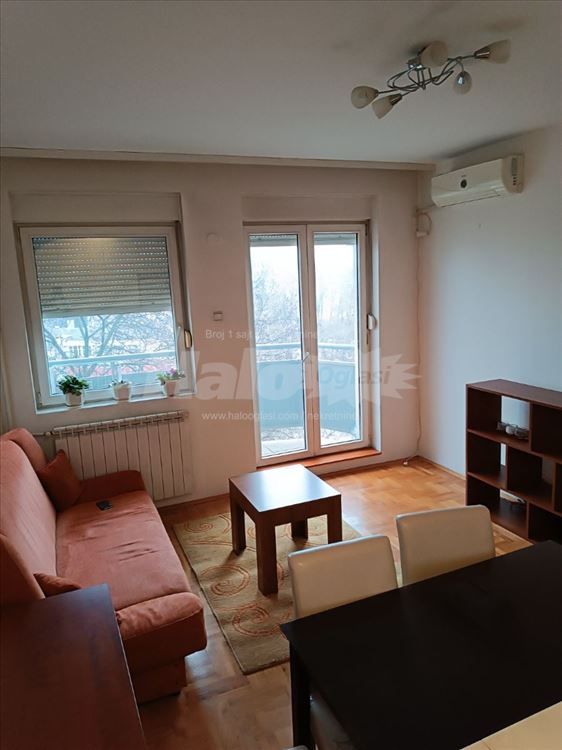 Odličan, jednoiposoban, superkomforan, sređen — 3