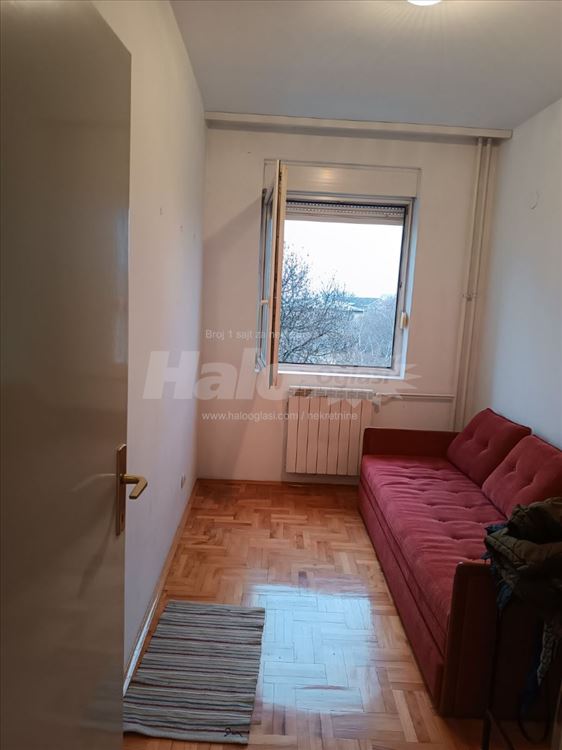 Odličan, jednoiposoban, superkomforan, sređen — 4