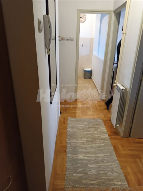 Odličan, jednoiposoban, superkomforan, sređen — 12