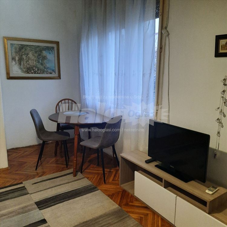Odličan mali stan 1.5 , retko u ponudi — 3