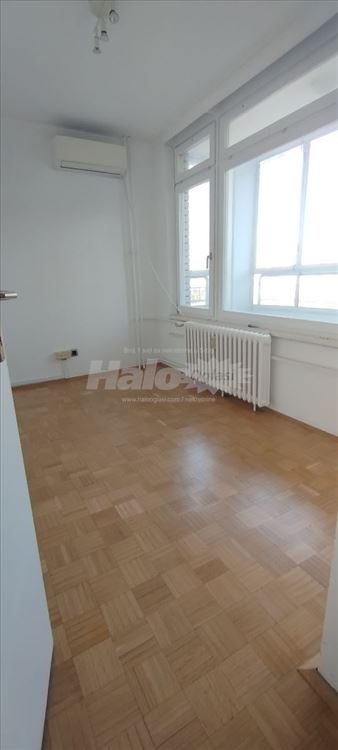 Odličan petosoban stan kod Arene — 12