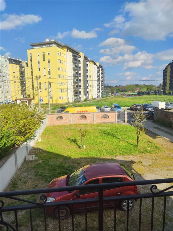 Odličan poslovni prostor na dobroj lokaciji! — 13