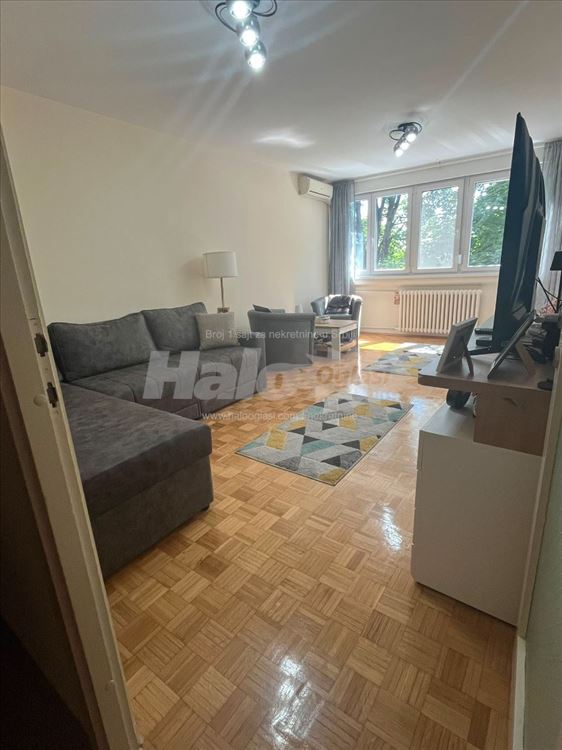 Odličan, potpuno renoviran, dvosoban stan u Zemunu — 8