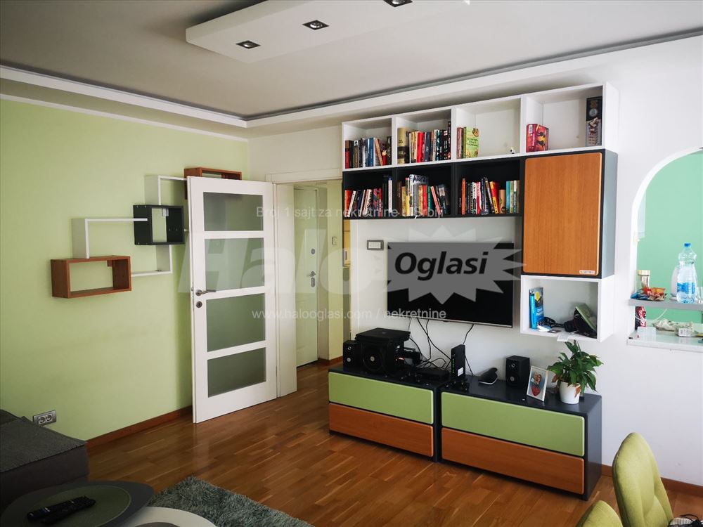 Odličan stan okružen zelenilom na TOP lokaciji — 9
