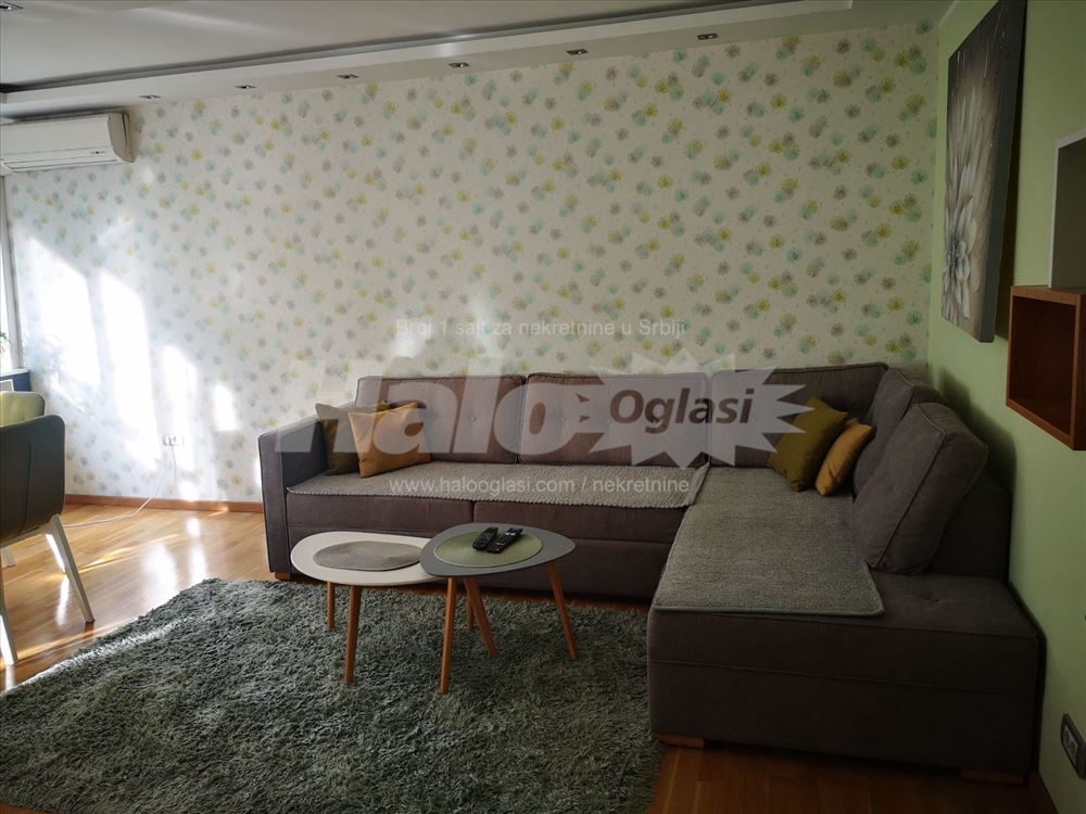Odličan stan okružen zelenilom na TOP lokaciji — 10