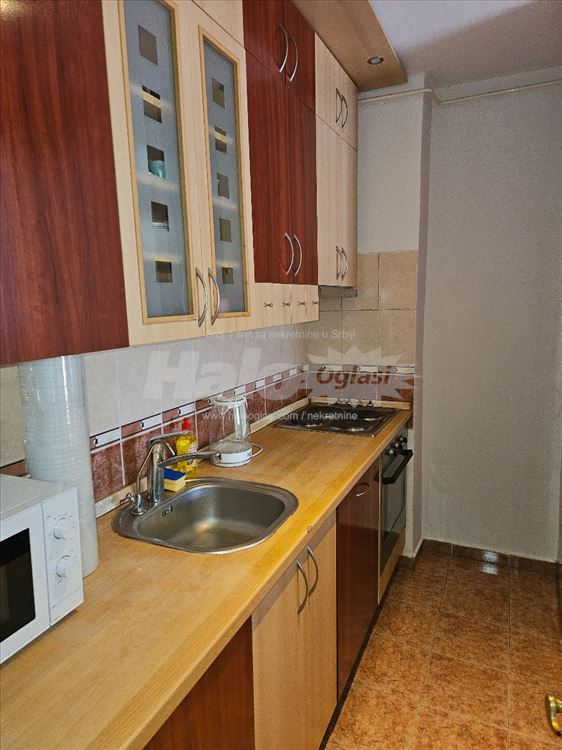 Odličan stan u širem centru — 2
