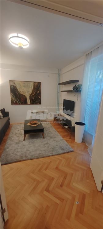 Odličan, svetao 2.0 porodični stan, renoviran — 4