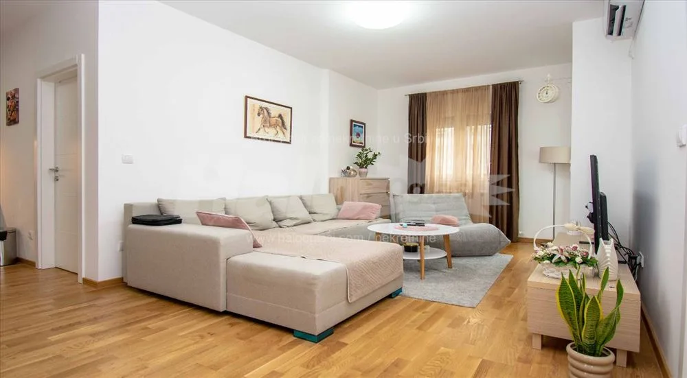 Odličan trosoban stan u Kneza Višeslava od 60m2 — 2