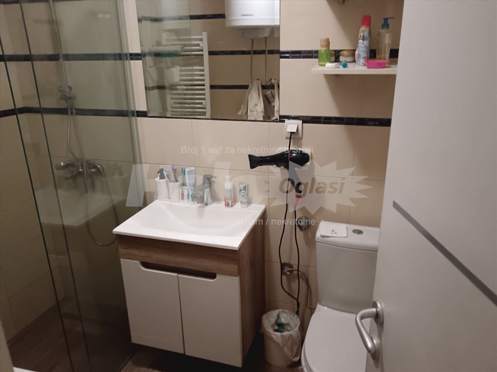 Odličan uknjižen stan na Banovom brdu — 13