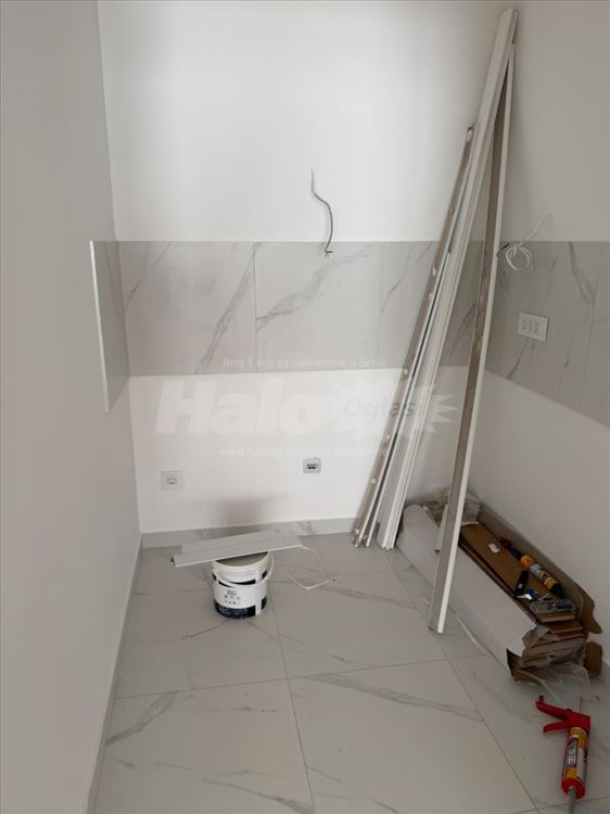 Odlican 1.5, neuseljavan, velika terasa 40m2 — 3
