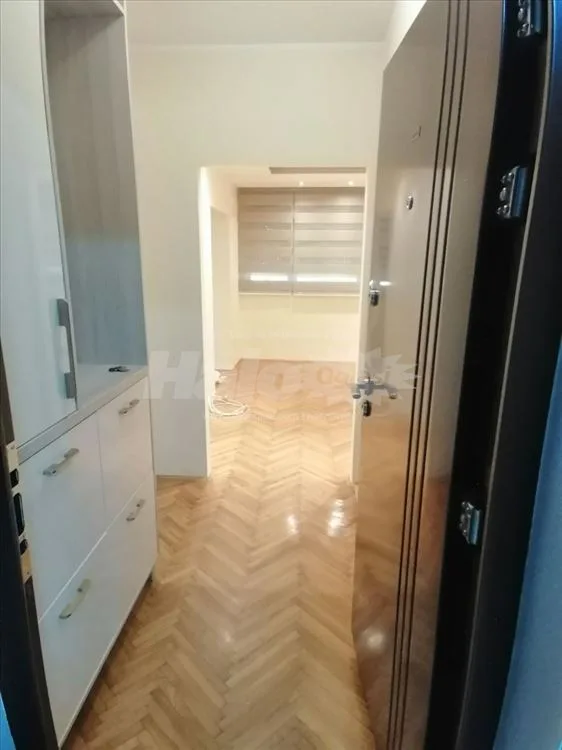 Odličan, renoviran stan na Kanarevom brdu — 2