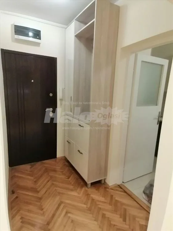 Odličan, renoviran stan na Kanarevom brdu — 3