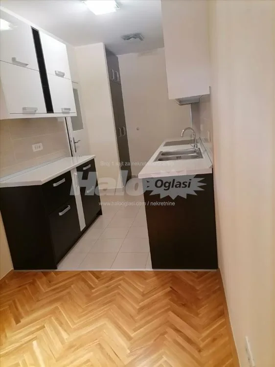 Odličan, renoviran stan na Kanarevom brdu — 8