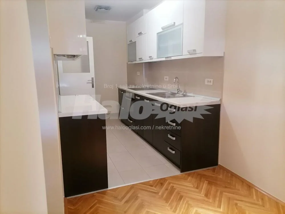 Odličan, renoviran stan na Kanarevom brdu — 10