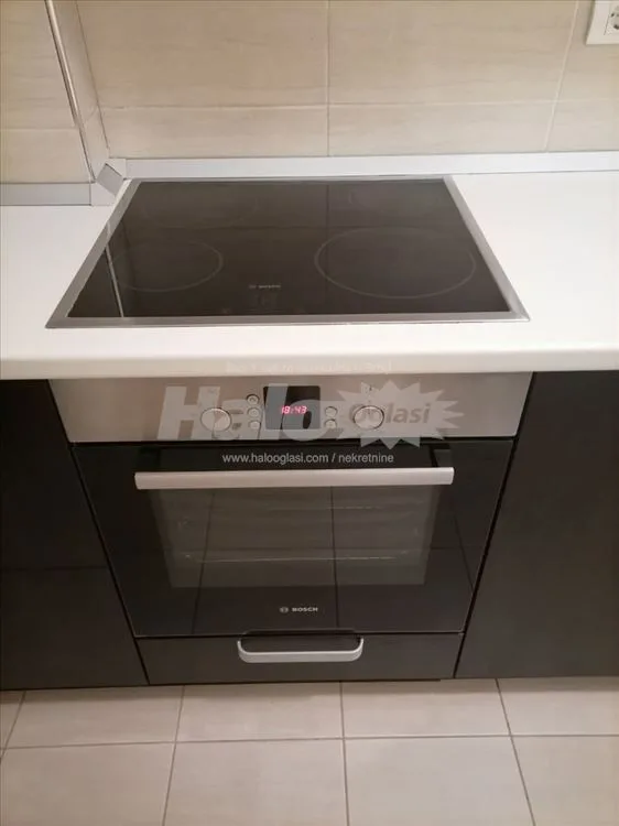 Odličan, renoviran stan na Kanarevom brdu — 12