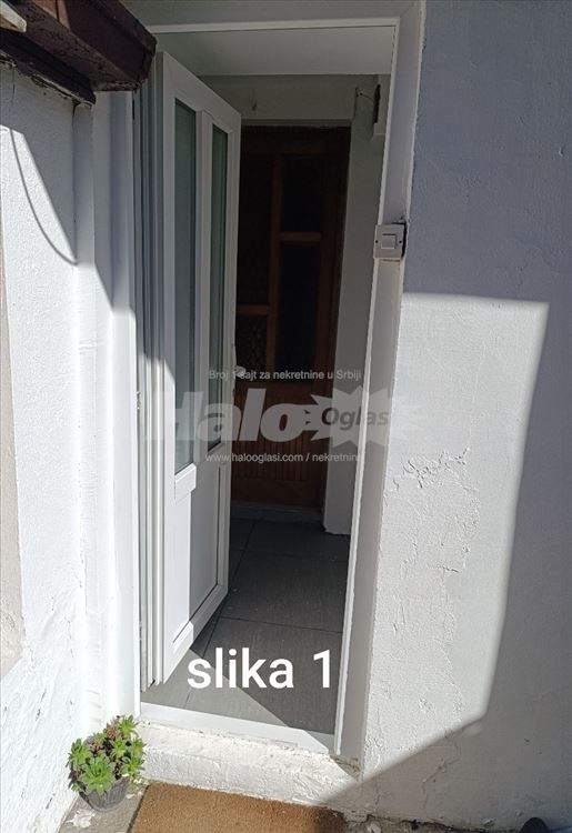 ODLICNA lokacija 40m² Zemun — 3