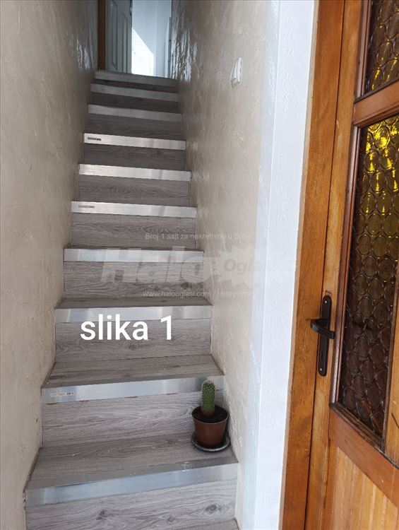 ODLICNA lokacija 40m² Zemun — 4