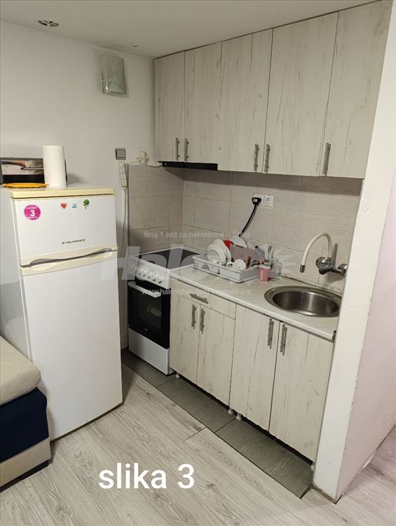 ODLICNA lokacija 40m² Zemun — 8