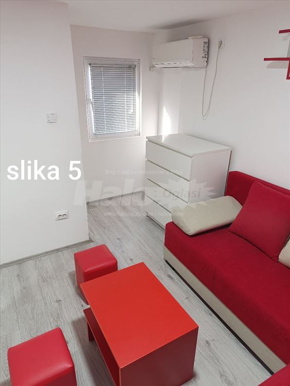 ODLICNA lokacija 40m² Zemun — 11
