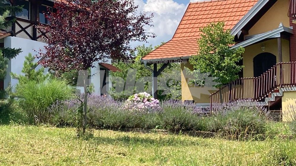 Odlična useljiva kuća 220 m2 — 2