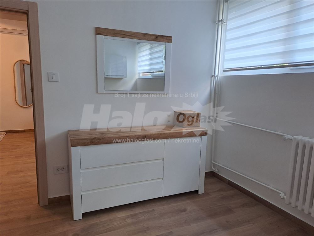 Odmah useljiv, kompletno renoviran trosoban stan 6 — 11