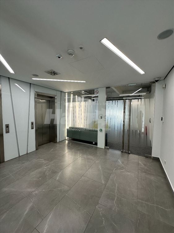 Office for Rent in Belgrade — 241 sqm — 15