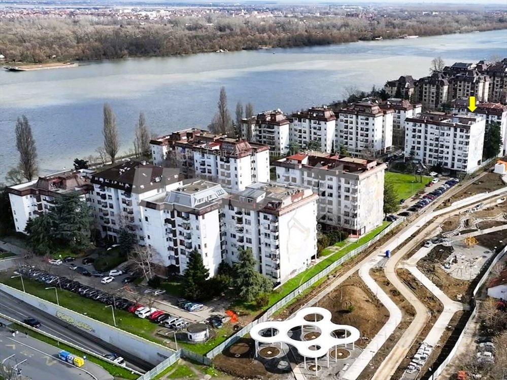 One-Bedroom Apartment with Danube River View — 15