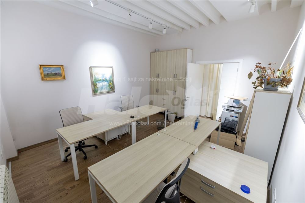 Opremljen kanc.prostor od 270 kv u centru izdajem — 3
