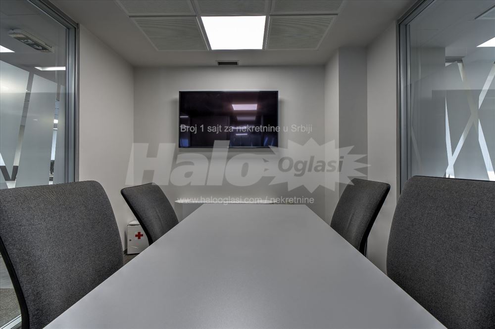 Opremljen prostor/Furnished office space — 4