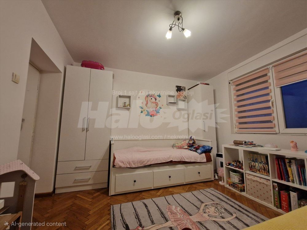 Opremljen stan u kvalitetnoj starogradnji — 8