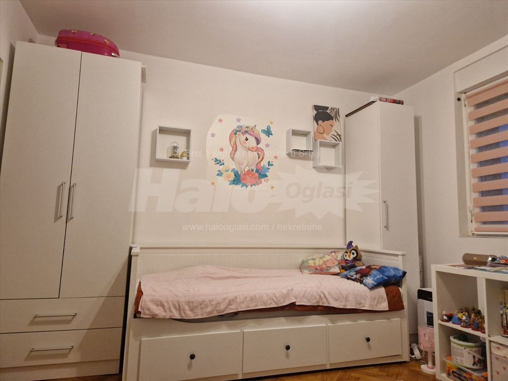 Opremljen stan u kvalitetnoj starogradnji — 10