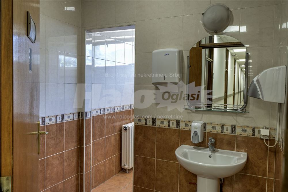Opremljena kancelarija/Furnished office — 2