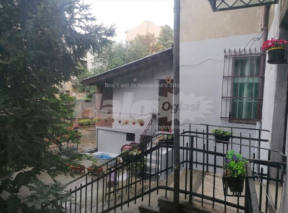 Opština Zvezdara, Vukov spomenik — 5