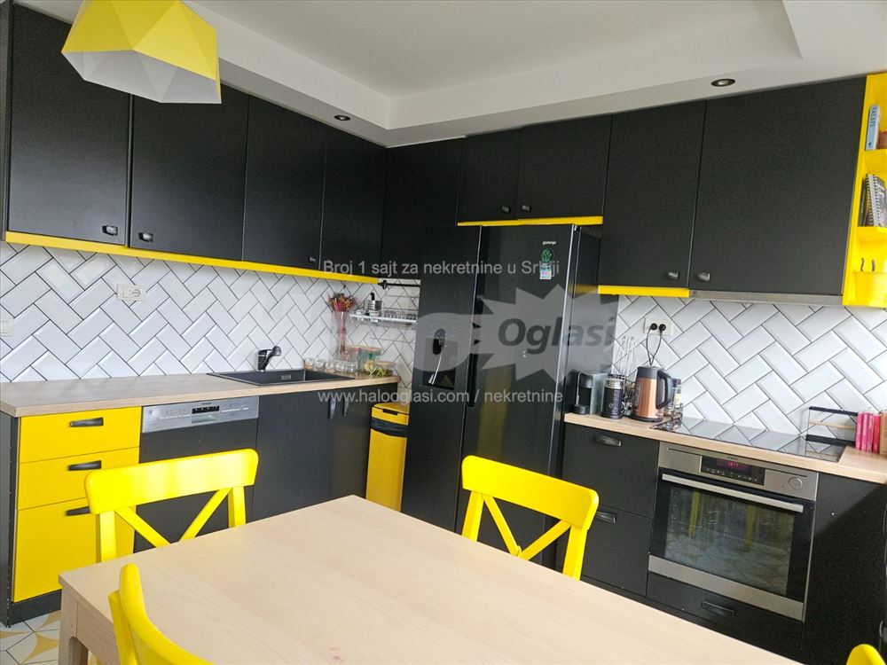 Osvetljen stan nadomak zvezdarske šume 51m2 — 2