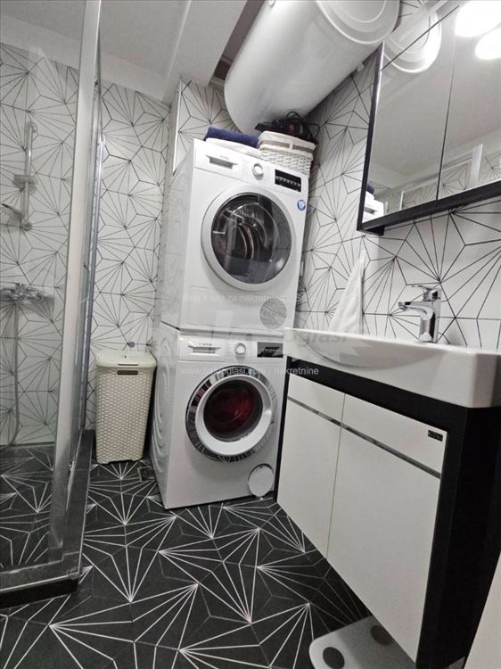 Osvetljen stan nadomak zvezdarske šume 51m2 — 4