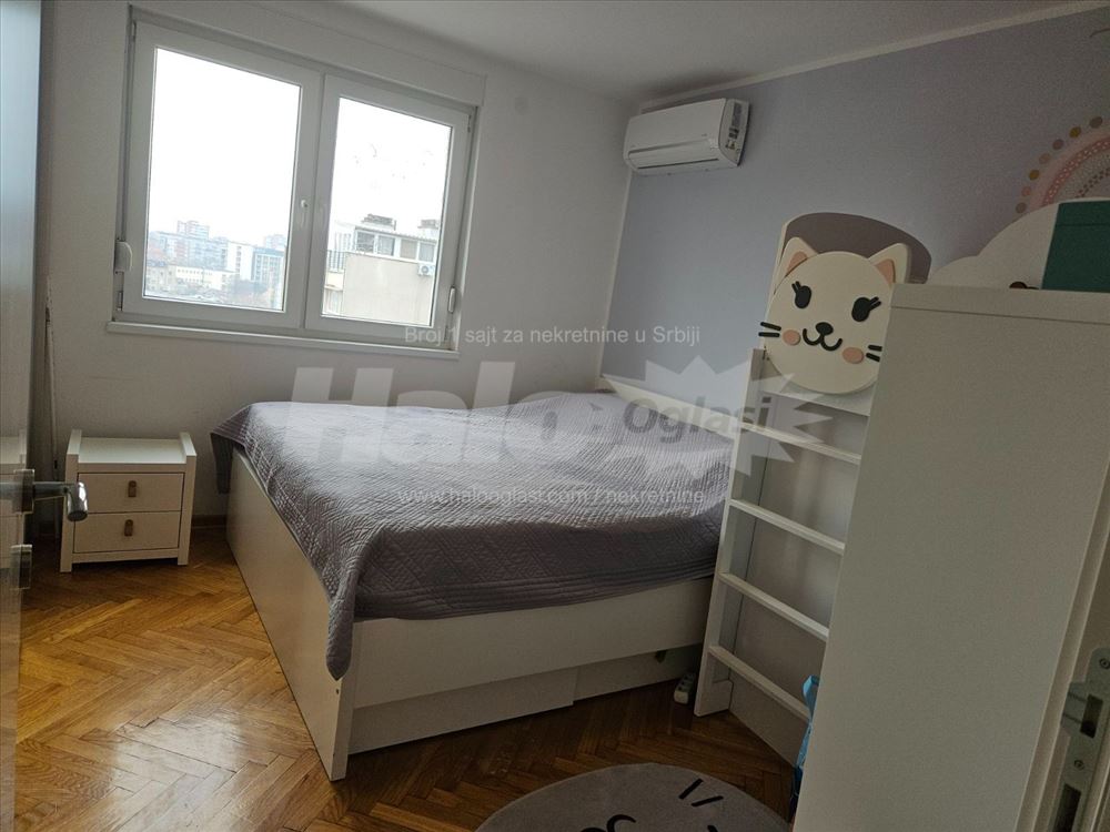 Osvetljen stan nadomak zvezdarske šume 51m2 — 11